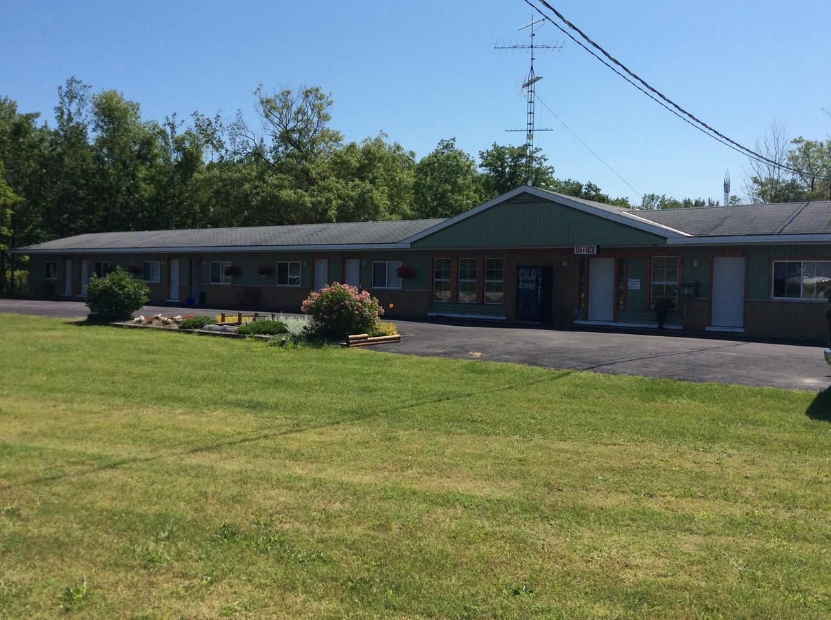 Tay Motel Waubaushene エクステリア 写真